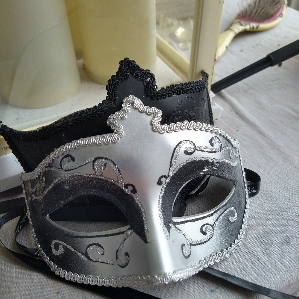 Fifty Shades of Grey Mask Absolutely stunning New! Perfect for Summer 26 Sexy 💋